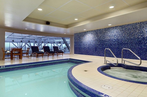 Fairmont Vancouver Airport pool